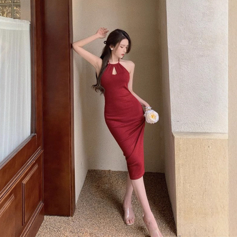 Sexy Off-the-Shoulder Bodycon Dress with Neck Strap and Waist Cinching Design