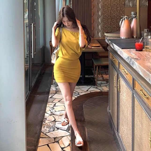 Sexy Shoulder-Baring Asymmetrical Sleeveless Dress for Women, Summer New Style, Fitted Slimming High-End Look, Bodycon Mini Dress